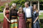 Den Haag 19 juli 2019
Jaarlijkse fotouurtje in de thuisn van Huis ten Bosch . Aanwezig Koning Willem Alexander Koningin Maxima Prinses Amalia Alexia en Ariane.