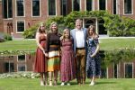 Den Haag 19 juli 2019
Jaarlijkse fotouurtje in de thuisn van Huis ten Bosch . Aanwezig Koning Willem Alexander Koningin Maxima Prinses Amalia Alexia en Ariane.