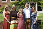 Den Haag 19 juli 2019
Jaarlijkse fotouurtje in de thuisn van Huis ten Bosch . Aanwezig Koning Willem Alexander Koningin Maxima Prinses Amalia Alexia en Ariane.