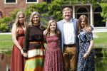 Den Haag 19 juli 2019
Jaarlijkse fotouurtje in de thuisn van Huis ten Bosch . Aanwezig Koning Willem Alexander Koningin Maxima Prinses Amalia Alexia en Ariane.