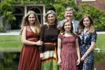 Den Haag 19 juli 2019
Jaarlijkse fotouurtje in de thuisn van Huis ten Bosch . Aanwezig Koning Willem Alexander Koningin Maxima Prinses Amalia Alexia en Ariane.
