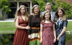 Den Haag 19 juli 2019
Jaarlijkse fotouurtje in de thuisn van Huis ten Bosch . Aanwezig Koning Willem Alexander Koningin Maxima Prinses Amalia Alexia en Ariane.