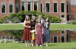 Den Haag 19 juli 2019
Jaarlijkse fotouurtje in de thuisn van Huis ten Bosch . Aanwezig Koning Willem Alexander Koningin Maxima Prinses Amalia Alexia en Ariane.