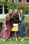 Den Haag 19 juli 2019
Jaarlijkse fotouurtje in de thuisn van Huis ten Bosch . Aanwezig Koning Willem Alexander Koningin Maxima Prinses Amalia Alexia en Ariane.