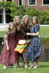Den Haag 19 juli 2019
Jaarlijkse fotouurtje in de thuisn van Huis ten Bosch . Aanwezig Koning Willem Alexander Koningin Maxima Prinses Amalia Alexia en Ariane.