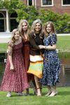 Den Haag 19 juli 2019
Jaarlijkse fotouurtje in de thuisn van Huis ten Bosch . Aanwezig Koning Willem Alexander Koningin Maxima Prinses Amalia Alexia en Ariane.