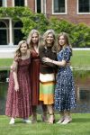 Den Haag 19 juli 2019
Jaarlijkse fotouurtje in de thuisn van Huis ten Bosch . Aanwezig Koning Willem Alexander Koningin Maxima Prinses Amalia Alexia en Ariane.