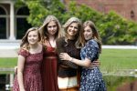 Den Haag 19 juli 2019
Jaarlijkse fotouurtje in de thuisn van Huis ten Bosch . Aanwezig Koning Willem Alexander Koningin Maxima Prinses Amalia Alexia en Ariane.