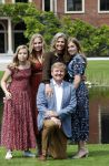 Den Haag 19 juli 2019
Jaarlijkse fotouurtje in de thuisn van Huis ten Bosch . Aanwezig Koning Willem Alexander Koningin Maxima Prinses Amalia Alexia en Ariane.
