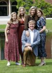 Den Haag 19 juli 2019
Jaarlijkse fotouurtje in de thuisn van Huis ten Bosch . Aanwezig Koning Willem Alexander Koningin Maxima Prinses Amalia Alexia en Ariane.