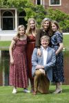 Den Haag 19 juli 2019
Jaarlijkse fotouurtje in de thuisn van Huis ten Bosch . Aanwezig Koning Willem Alexander Koningin Maxima Prinses Amalia Alexia en Ariane.