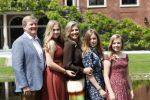 Den Haag 19 juli 2019
Jaarlijkse fotouurtje in de thuisn van Huis ten Bosch . Aanwezig Koning Willem Alexander Koningin Maxima Prinses Amalia Alexia en Ariane.