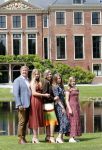 Den Haag 19 juli 2019
Jaarlijkse fotouurtje in de thuisn van Huis ten Bosch . Aanwezig Koning Willem Alexander Koningin Maxima Prinses Amalia Alexia en Ariane.