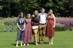 Den Haag 19 juli 2019
Jaarlijkse fotouurtje in de thuisn van Huis ten Bosch . Aanwezig Koning Willem Alexander Koningin Maxima Prinses Amalia Alexia en Ariane.