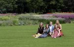 Den Haag 19 juli 2019
Jaarlijkse fotouurtje in de thuisn van Huis ten Bosch . Aanwezig Koning Willem Alexander Koningin Maxima Prinses Amalia Alexia en Ariane.