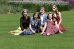 Den Haag 19 juli 2019
Jaarlijkse fotouurtje in de thuisn van Huis ten Bosch . Aanwezig Koning Willem Alexander Koningin Maxima Prinses Amalia Alexia en Ariane.