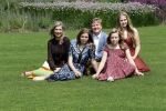 Den Haag 19 juli 2019
Jaarlijkse fotouurtje in de thuisn van Huis ten Bosch . Aanwezig Koning Willem Alexander Koningin Maxima Prinses Amalia Alexia en Ariane.