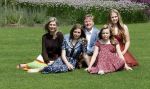 Den Haag 19 juli 2019
Jaarlijkse fotouurtje in de thuisn van Huis ten Bosch . Aanwezig Koning Willem Alexander Koningin Maxima Prinses Amalia Alexia en Ariane.