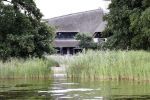 Loosdrecht 14 juli 2019
Huis van laurent Hompes op een eilandje voor Loosdrecht. Er staan paardestallen en heeft een eigen strand.