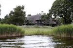 Loosdrecht 14 juli 2019
Huis van laurent Hompes op een eilandje voor Loosdrecht. Er staan paardestallen en heeft een eigen strand.