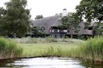 Loosdrecht 14 juli 2019
Huis van laurent Hompes op een eilandje voor Loosdrecht. Er staan paardestallen en heeft een eigen strand.