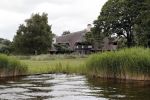 Loosdrecht 14 juli 2019
Huis van laurent Hompes op een eilandje voor Loosdrecht. Er staan paardestallen en heeft een eigen strand.