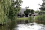 Loosdrecht 14 juli 2019
Huis van laurent Hompes op een eilandje voor Loosdrecht. Er staan paardestallen en heeft een eigen strand.