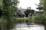 Loosdrecht 14 juli 2019
Huis van laurent Hompes op een eilandje voor Loosdrecht. Er staan paardestallen en heeft een eigen strand.