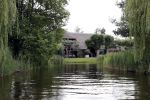 Loosdrecht 14 juli 2019
Huis van laurent Hompes op een eilandje voor Loosdrecht. Er staan paardestallen en heeft een eigen strand.
