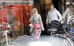 Amsterdam 3 juli 2019
Frenkie de Jong met zijn vriendin Mikky Kiemeney op de PC Hooftstraat. Frenkie draagt kleding van het merk van zijn vriendin.