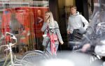 Amsterdam 3 juli 2019
Frenkie de Jong met zijn vriendin Mikky Kiemeney op de PC Hooftstraat. Frenkie draagt kleding van het merk van zijn vriendin.