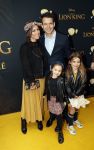 Amsterdam 15 juli 2019
Premiere the lion king in tuschinski. Pepijn Padberg met vriendin Nathalie de Hoop en dochter