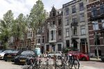 Amsterdam 21 juli 2019
Nikkie Plessen en haar vriend Ruben Bontekoe hebben het huis naast hun eigen huis gekocht wat nu verbouwd wordt.