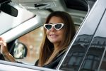 Amsterdam 3 juli 2019
Olcay Gulsen met aparte zonnebril in haar auto in Amsterdam