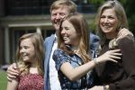 Den Haag 19 juli 2019
Jaarlijkse fotouurtje in de thuisn van Huis ten Bosch . Aanwezig Koning Willem Alexander Koningin Maxima Prinses Amalia Alexia en Ariane.