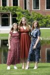 Den Haag 19 juli 2019
Jaarlijkse fotouurtje in de thuisn van Huis ten Bosch . Aanwezig Koning Willem Alexander Koningin Maxima Prinses Amalia Alexia en Ariane.