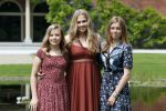 Den Haag 19 juli 2019
Jaarlijkse fotouurtje in de thuisn van Huis ten Bosch . Aanwezig Koning Willem Alexander Koningin Maxima Prinses Amalia Alexia en Ariane.