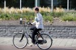 Den Haag 26 juli 2019
Rogier Smit ( paleis voor een prikkie) op de fiets in Den Haag.
