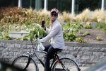 Den Haag 26 juli 2019
Rogier Smit ( paleis voor een prikkie) op de fiets in Den Haag.