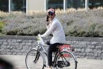 Den Haag 26 juli 2019
Rogier Smit ( paleis voor een prikkie) op de fiets in Den Haag.