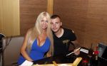 Amsterdam 27 juli 2019
Maron Hill heeft surprise etentje met vrienden georganiseers bij restaurant Genroku voor zijn zwangere vriendin Samantha de Jong ( Barbie)