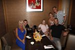 Amsterdam 27 juli 2019
Maron Hill heeft surprise etentje met vrienden georganiseers bij restaurant Genroku voor zijn zwangere vriendin Samantha de Jong ( Barbie)