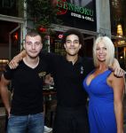 Amsterdam 27 juli 2019
Maron Hill heeft surprise etentje met vrienden georganiseers bij restaurant Genroku voor zijn zwangere vriendin Samantha de Jong ( Barbie)