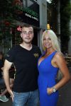 Amsterdam 27 juli 2019
Maron Hill heeft surprise etentje met vrienden georganiseers bij restaurant Genroku voor zijn zwangere vriendin Samantha de Jong ( Barbie)