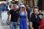 Amsterdam 27 juli 2019
Maron Hill heeft surprise etentje met vrienden georganiseers bij restaurant Genroku voor zijn zwangere vriendin Samantha de Jong ( Barbie)