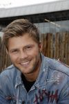 Amsterdam 26 oktober 2017 
De deelnemers-presentatie van het tv-programma Into The Waves 
Tim Douwsma