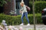 Loenen aan de vecht 10 juli 2019
Yvon Jaspers arriveert met haar zoon bij hun huis.