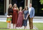 Den Haag 19 juli 2019
Jaarlijkse fotouurtje in de thuisn van Huis ten Bosch . Aanwezig Koning Willem Alexander Koningin Maxima Prinses Amalia Alexia en Ariane.