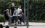 Laren 25 juli 2020
Ad Visser met zijn vrouw en een kennis op terras in laren
