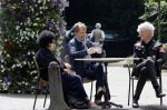 Laren 25 juli 2020
Ad Visser met zijn vrouw en een kennis op terras in laren
